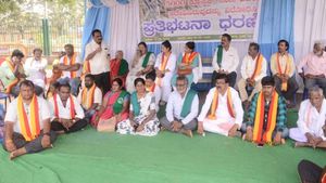 ಕಾವೇರಿ ನೀರಿಗಾಗಿ ಹೋರಾಟ: ಐದನೇ ದಿನಕ್ಕೆ ಕಾಲಿಟ್ಟ ರೈತರ ಧರಣಿ, ರಾಜ್ಯ ಸರ್ಕಾರದ ವಿರುದ್ಧ ಹೆಚ್ಚಿದ ಆಕ್ರೋಶ