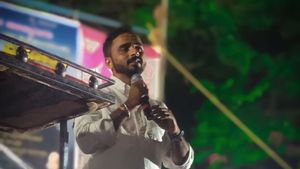  ತೋರಣಗಟ್ಟೆ: ವೇದ ಸಿನಿಮಾದ ಜುಂಜಪ್ಪ ಹಾಡು ಹೇಳುತ್ತಾ ಮಕ್ಕಳ ಜೊತೆ ಹೆಜ್ಜೆ ಹಾಕಿದ ಸಿಂಗರ್‌ ಮೋಹನ್‌ ಕುಮಾರ್‌