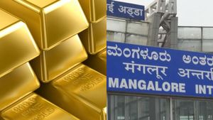  Gold smuggling: ಗುದದ್ವಾರದಲ್ಲಿ 20 ಲಕ್ಷ ಮೌಲ್ಯದ ಚಿನ್ನ ಸಾಗಾಟ ಮಾಡಲು ಹೋಗಿ ತಗ್ಲಾಕೊಂಡ ಕಿಲಾಡಿ ಲೇಡಿ
