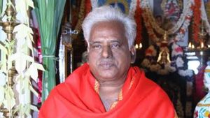 ಮೇಲ್ಮರುವತ್ತೂರು ಓಂ ಶಕ್ತಿ ದೇವಸ್ಥಾನ ಬಂಗಾರು ಅಡಿಗಲರ್ ನಿಧನ 