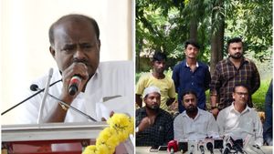  ಬಿಜೆಪಿ ಜೊತೆ ಜೆಡಿಎಸ್‌ ಮೈತ್ರಿ: ಕುಮಾರಸ್ವಾಮಿ ಪರ ನಿಂತ ಅಲ್ಪ‌ಸಂಖ್ಯಾತ ಮುಖಂಡರು