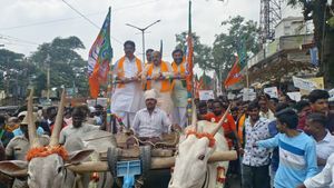 ಸರ್ಕಾರ ಏಳು ಗಂಟೆ ವಿದ್ಯುತ್ ಪೂರೈಸದಿದ್ದರೆ ಕಚೇರಿಗಳಿಗೆ ಬೀಗ ಹಾಕಿ ಪ್ರತಿಭಟನೆ
