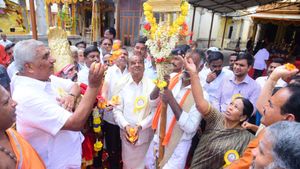  ಚಾಮರಾಜನಗರ ದಸರಾಕ್ಕೆ ಚಾಲನೆ: ಈ ಬಾರಿ ಸಂಭ್ರಮವಲ್ಲ..ಸಾಂಪ್ರದಾಯಿಕ ದಸರಾ
