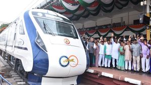 Vande Bharat; ಉದ್ಯೋಗಿಗಳನ್ನು ಸೆಳೆದ ಧಾರವಾಡ-ಬೆಂಗಳೂರು ರೈಲು 