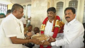  ರಾಮನಗರ: ಆಪರೇಷನ್ ಹಸ್ತ ಪ್ರಾರಂಭಿಸಿ HDKಗೆ ಸ್ವಕ್ಷೇತ್ರದಲ್ಲೇ ಶಾಕ್‌ ಕೊಡಲು ಮುಂದಾದ ಡಿ.ಕೆ‌.ಬ್ರದರ್ಸ್‌