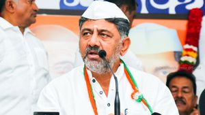  ಹುಬ್ಬಳ್ಳಿ ಗಲಭೆ ಪ್ರಕರಣ ಪ್ರಕರಣ ಕೈಬಿಡಲು ಡಿಸಿಎಂ ಪತ್ರ: ಪೊಲೀಸ್ ಕಮೀಷನರ್ ಹೇಳಿದ್ದೇನು..?
