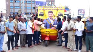 ಅಪ್ಪು ಎರಡನೇ ವರ್ಷದ ಪುಣ್ಯಸ್ಮರಣೆ: ಭಾವಚಿತ್ರದ ಮುಂದೆ ಮಟನ್ ಇಟ್ಟು ಅಭಿಮಾನಿಗಳು ಭಾವುಕ