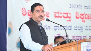 ಗೃಹ ಸಚಿವರು ಕರ್ನಾಟಕವನ್ನು ಗೂಂಡಾ ರಾಜ್ಯ ಮಾಡಲು ಗುತ್ತಿಗೆ ಪಡೆದಿದ್ದೀರಾ?-ಪ್ರಹ್ಲಾದ್‌ ಜೋಶಿ
