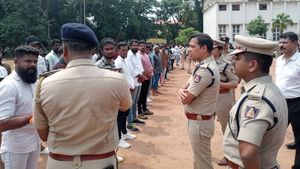  ಮಂಗಳೂರಿನಲ್ಲಿ ರೌಡಿ ಪರೇಡ್, 36 ಪ್ರಕರಣದ ಆರೋಪಿ ಕಂಡು ಪೊಲೀಸ್‌ ಕಮಿಷನರ್ ಶಾಕ್!