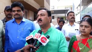ಎಷ್ಟು ಮಂದಿ ರಾಜಕಾರಣಿಗಳ ಕೊರಳಲ್ಲಿ ಹುಲಿ ಉಗುರಿಲ್ಲ?- ಶಾಸಕ ಮಹೇಶ್‌ ಟೆಂಗಿನಕಾಯಿ