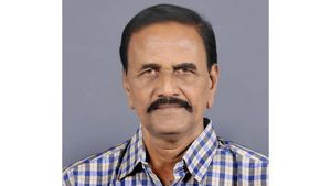 P. Thippeswamy: ರಂಗಭೂಮಿಯಲ್ಲಿ ಸುರ್ಧೀಘ ಸೇವೆ: ಚಳ್ಳೆಕೆರೆಯ ಪಿ. ತಿಪ್ಪೇಸ್ವಾಮಿಗೆ ರಾಜ್ಯೋತ್ಸವ ಪ್ರಶಸ್ತಿ