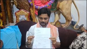  ತಾವೇ ಚಮರ್ದ ಮೇಲೆ ಕುಳಿತಿರುವ ಫೋಟೋ ಬಗ್ಗೆ ವಿನಯ್‌ ಗುರೂಜಿ ಹೇಳಿದ್ದೇನು ಗೊತ್ತಾ?