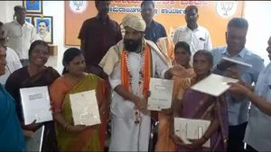  ಚಾಮರಾಜನಗರ: ಮಗಳ ಮದುವೆ ಕಾರ್ಯದಲ್ಲಿ ಬ್ಯುಸಿಯಾದ ಶ್ರೀರಾಮುಲು 