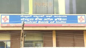 ಚಿಕ್ಕಮಗಳೂರು; ವಂಚನೆ ಬಯಲು, ಬ್ಯಾಂಕ್ ಲಾಕರ್‌ನಲ್ಲಿ ನಕಲಿ ಚಿನ್ನ! 