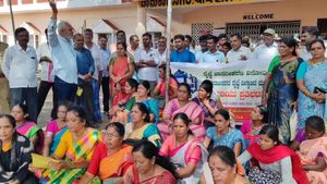  ಚಾಮರಾಜನಗರ: ವಿದ್ಯುತ್, ರೈಲ್ವೆ ಖಾಸಗೀಕರಣ ನಿರ್ಧಾರಕ್ಕೆ ಭಾರೀ ವಿರೋಧ ವ್ಯಕ್ತ