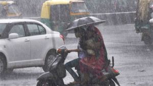  Heavy rain: ಮುಂದಿನ 3 ದಿನಗಳ ಕಾಲ ಚಾಮರಾಜನಗರ ಜಿಲ್ಲೆಯ ಹಲವೆಡೆ ಗುಡುಗು ಸಹಿತ ಭಾರೀ ಮಳೆ ಮುನ್ಸೂಚನೆ 