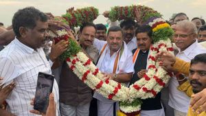  ಬರಪೀಡಿತ ಜಗಳೂರು ತಾಲೂಕಿನ 48 ಗ್ರಾಮಗಳ ಜನರಿಗೆ ಪ್ಲೋರೈಡ್‌ ನೀರೇ ಗತಿ: ಈ ಬಗ್ಗೆ ಸಚಿವ S.S.ಮಲ್ಲಿಕಾರ್ಜುನ್‌ ಹೇಳಿದ್ದೇನು?  