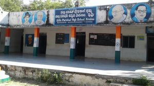 ಕರ್ನಾಟಕ-ತೆಲಂಗಾಣ ಸರ್ಕಾರಗಳ ವೈಜ್ಞಾನಿಕ ನೀತಿ: ಗಡಿನಾಡು ಕನ್ನಡ ಶಾಲೆಗಳ ಮಕ್ಕಳು ಅತಂತ್ರ 