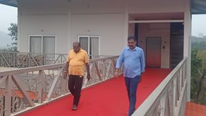 ಚಿಕ್ಕಮಗಳೂರು ರೆಸಾರ್ಟ್‌ನಲ್ಲಿ ಕುಮಾರಸ್ವಾಮಿ: ಶಾಸಕರನ್ನು ಹೊರತುಪಡಿಸಿ ಉಳಿದವರಿಗೆ ನೋ ಎಂಟ್ರಿ