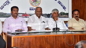 ನಾವು ಚೆಡ್ಡಿ ಹಾಕ್ಕೋತಿವೋ, ಬುಂಡಾ ಬುಂಡಾ ತಿರುಗುತ್ತೇವೋ ಇವರಿಗ್ಯಾಕ್ರೀ: ಮಾಜಿ ಶಾಸಕ ಕೆ. ಸುರೇಶ್‌ಗೌಡ 