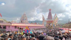  ಹನೂರು: ಜೊತೆಯಲ್ಲೇ ತೇರು ಎಳೆದು ಭಾವೈಕ್ಯತೆ ಸಾರಿದ ಕನ್ನಡಿಗರು & ತಮಿಳಿಗರು