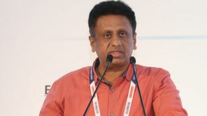 ಚಿಕ್ಕಬಳ್ಳಾಪುರದಲ್ಲಿ ಹೆಚ್ಚಿದ ಕ್ರಷರ್ ಸಮಸ್ಯೆ: ಹಿಂದಿನವರೇ ಪರ್ಸಂಟೇಜ್ ಪಡೆದಿದ್ದಾರೆ ಎಂದ ಸಚಿವ ಸುಧಾಕರ್ 