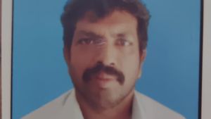 ಚಿಕ್ಕಮಗಳೂರು; ನಾಯಿ ಬೊಗಳಿದ್ದಕ್ಕೆ ಮಾಲೀಕನ ಮೇಲೆ ಆಸಿಡ್ ದಾಳಿ 