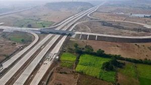  Chennai-Bengaluru Expressway: ಶೀಘ್ರದಲ್ಲೇ ಚೆನ್ನೈ ಬೆಂಗಳೂರು ಎಕ್ಸ್‌ಪ್ರೆಸ್‌ವೇ ಉದ್ಘಾಟನೆ: ಟೋಲ್ ದರ, ವೆಚ್ಚ ಮಾಹಿತಿ