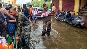  Cyclone Michaung: ಚೆನ್ನೈನಲ್ಲಿ ಪರಿಹಾರ ಕಾರ್ಯಾಚರಣೆ: ಇಂದು ಶಾಲಾ-ಕಾಲೇಜುಗಳಿಗೆ ರಜೆ ಘೋಷಣೆ