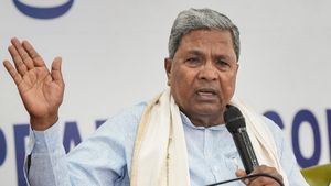 ಪ್ರಬಲ ಸಮುದಾಯ ಒತ್ತಡದಿಂದ ಸಿಎಂ ಜಾತಿ ಗಣತಿ ವರದಿ ಸ್ವೀಕರಿಸುತ್ತಿಲ್ಲ