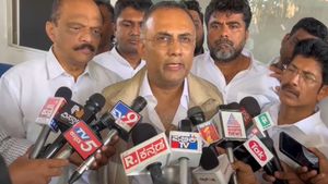 ಡಯಾಲಿಸಿಸ್ ವ್ಯವಸ್ಥೆಯನ್ನು ನಿರ್ವಹಿಸದ ಏಜೆನ್ಸಿ ಬ್ಲಾಕ್ ಲಿಸ್ಟ್‌ಗೆ - ಆರೋಗ್ಯ ಸಚಿವ ದಿನೇಶ್ ಗುಂಡೂರಾವ್
