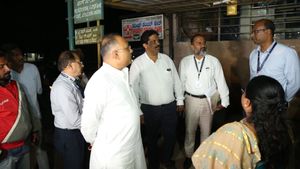 ಭ್ರೂಣ ಹತ್ಯೆ: ತಾಲೂಕು ಆರೋಗ್ಯಾಧಿಕಾರಿ  ಸೇರಿದಂತೆ ಇಬ್ಬರ ಅಮಾನತು: ಸಚಿವ 