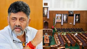 ವಿಧಾನಸಭೆಯಿಂದ  ವೀರ್‌ ಸಾವರ್ಕರ್ ಭಾವಚಿತ್ರ ತೆರವುಗೊಳಿಸುವ ಕುರಿತು ಡಿಕೆ ಶಿವಕುಮಾರ್‌ ಹೇಳಿದ್ದೇನು? 