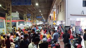 ಬೆಂಗಳೂರು-ಮಂಗಳೂರು ನಡುವೆ ರೈಲು ಸಂಚಾರ ಸ್ಥಗಿತ: ಮೆಜೆಸ್ಟಿಕ್‌ಗೆ ಹರಿದು ಬಂತು ಪ್ರಯಾಣಿಕರ ದಂಡು...