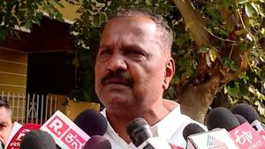 ಸದನದೊಳಗೆ ನುಗಿದ್ದ ನಾಲ್ವರ ಪೈಕಿ ಮನೋರಂಜನ್ ಮೈಸೂರಿನವನು. ಈತನ ಹಿನ್ನೆಲೆ ಏನು?