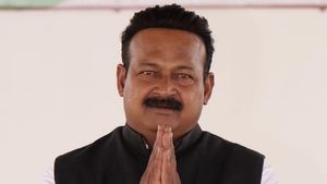 ನನ್ನನ್ನೂ ಮಂತ್ರಿ ಮಾಡಿ; ಸದನದಲ್ಲೇ ಸಚಿವ ಸ್ಥಾನಕ್ಕೆ ಬಹಿರಂಗವಾಗಿ ಬೇಡಿಕೆ ಇಟ್ಟ ಶಾಸಕ 