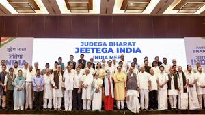 INDIA: ಇಂಡಿಯಾ ಮೈತ್ರಿಕೂಟ ಮಾಡಿದ್ದೇಕೆ? ಎಂದು ಕಾರಣ ಬಿಚ್ಚಿಟ್ಟ ಪ್ರಹ್ಲಾದ್ ಜೋಶಿ
