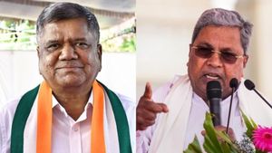 ಮಾಜಿ ಸಿಎಂ ಭೇಟಿ ಮಾಡಿದ ಸಿಎಂ ಸಿದ್ದರಾಮಯ್ಯ: ಲೋಕಸಭಾ ಟಿಕೆಟ್ ಬಗ್ಗೆ ಚರ್ಚೆ, ಮಾಲೂರು ಕೇಸ್‌ ಬಗ್ಗೆ ಸಿಎಂ ಪ್ರತಿಕ್ರಿಯೆ