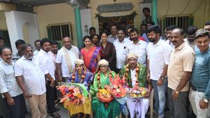 ಬಾಲರಾಮನ ವಿಗ್ರಹ ಕೆತ್ತಿದ ಅರುಣ್ ಯೋಗಿರಾಜ್ ಕುಟುಂಬದವರಿಗೆ ಸಂಸದ ಪ್ರತಾಪ್ ಸಿಂಹ ಸನ್ಮಾನ 