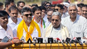  ಪಿರಿಯಾಪಟ್ಟಣ: 150 ಕೆರೆಗಳಿಗೆ ನೀರು ತುಂಬಿಸುವ ಯೋಜನೆಗೆ ಸಿಎಂ ಸಿದ್ದರಾಮಯ್ಯ ಚಾಲನೆ 