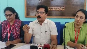 700ಕ್ಕೂ ಹೆಚ್ಚು ಎಂಡೋಸಲ್ಫಾನ್ ಬ್ಯಾರಲ್‌ಗಳ ವಿಲೇವಾರಿ ಹೇಗೆ ಮಾಡಲಾಯ್ತು?- ಸ್ಕೋಡ್‌ವೇಸ್ 