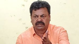  ಅಯ್ಯಯ್ಯೋ.. ಸಿಎಂ ಸಿದ್ದರಾಮಯ್ಯನವರೇ ನಿಮ್ಗೆ ಕಾನೂನು ಗೊತ್ತಿಲ್ವಾ?: ಎಂಪಿ ರೇಣುಕಾಚಾರ್ಯ ಹೀಗೆ ಪ್ರಶ್ನಿಸಿದ್ದೇಕೆ ತಿಳಿಯಿರಿ 