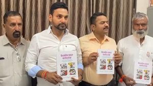  ಮಹಾರಾಷ್ಟ್ರ ಸರ್ಕಾರದಿಂದ ಕರ್ನಾಟಕದ 865 ಪ್ರದೇಶದಲ್ಲಿ ಆರೋಗ್ಯ ವಿಮೆ ಜಾರಿ, ಇದರ ಉದ್ದೇಶ ಏನು?