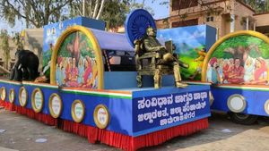 Constitution Awareness: ಸಂವಿಧಾನ ಜಾಗೃತಿ ಜಾಥಾದಲ್ಲಿ ಚಾಮರಾಜನಗರಕ್ಕೆ ಪ್ರಥಮ ಸ್ಥಾನ 
