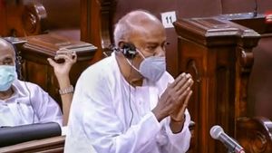 ಮೇಕೆದಾಟು ಯೋಜನೆಗೆ ಒಪ್ಪಿಗೆ ಕೊಡಿ;  ಸಂಸತ್‌ ನಲ್ಲಿ ಕೈಜೋಡಿಸಿ ಮನವಿ ಮಾಡಿದ ಹೆಚ್‌ ಡಿ ದೇವೇಗೌಡ