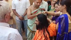 ರಾಮಮಂದಿರ ನಿರ್ಮಾಣಕ್ಕೆ ಶಪಥ: 15 ವರ್ಷಗಳ ಬಳಿಕ ಕೇಶಕ್ಕೆ ಕತ್ತರಿ ಹಾಕಿದ ಗನು ಜರತಾಘರ