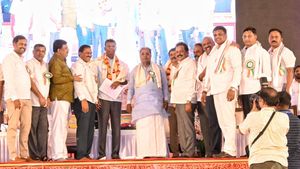  ಡಾಲಿ ಧನಂಜಯ್‌ಗೆ ಲೋಕಸಭಾ ಟಿಕೆಟ್: ಸಿಎಂ ಸಿದ್ದರಾಮಯ್ಯ ಹೇಳಿದ್ದೇನು?
