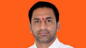 ರಾಜಕಾರಣದಲ್ಲಿ ಅಣ್ಣ-ತಮ್ಮ ಆಗಲು ಆಗಲ್ಲ : ಎಚ್.ಡಿ.ಕೆಗೆ ತಿರುಗೇಟು ನೀಡಿದ ಪ್ರೀತಂಗೌಡ