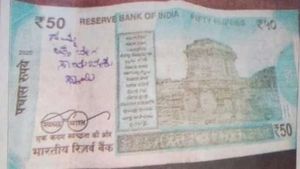  ದೇವ್ರೇ.. ನಮ್ಮತ್ತೆ ಬೇಗ ಸಾಯಬೇಕು, ₹50 ನೋಟಲ್ಲಿ ಬರೆದು ಹರಕೆ ಕಟ್ಟಿಕೊಂಡ ಸೊಸೆ- ಭಾರೀ ವೈರಲ್‌