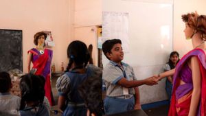 ಕೇರಳ ಶಿಕ್ಷಣ ಕ್ಷೇತ್ರದಲ್ಲಿ ಹೊಸ ಪ್ರಯೋಗ: ಶಾಲೆಗೆ ಬಂದ್ರು ಎಐ ರೋಬೋಟ್ ಟೀಚರ್